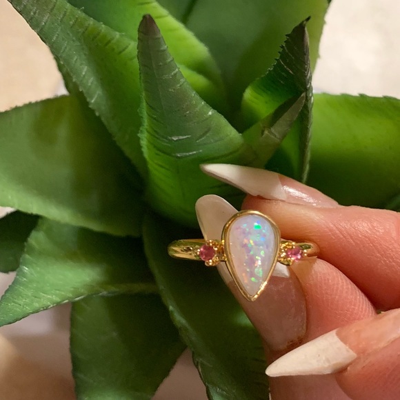 Gold plated opal and ruby ring - Picture 3 of 8
